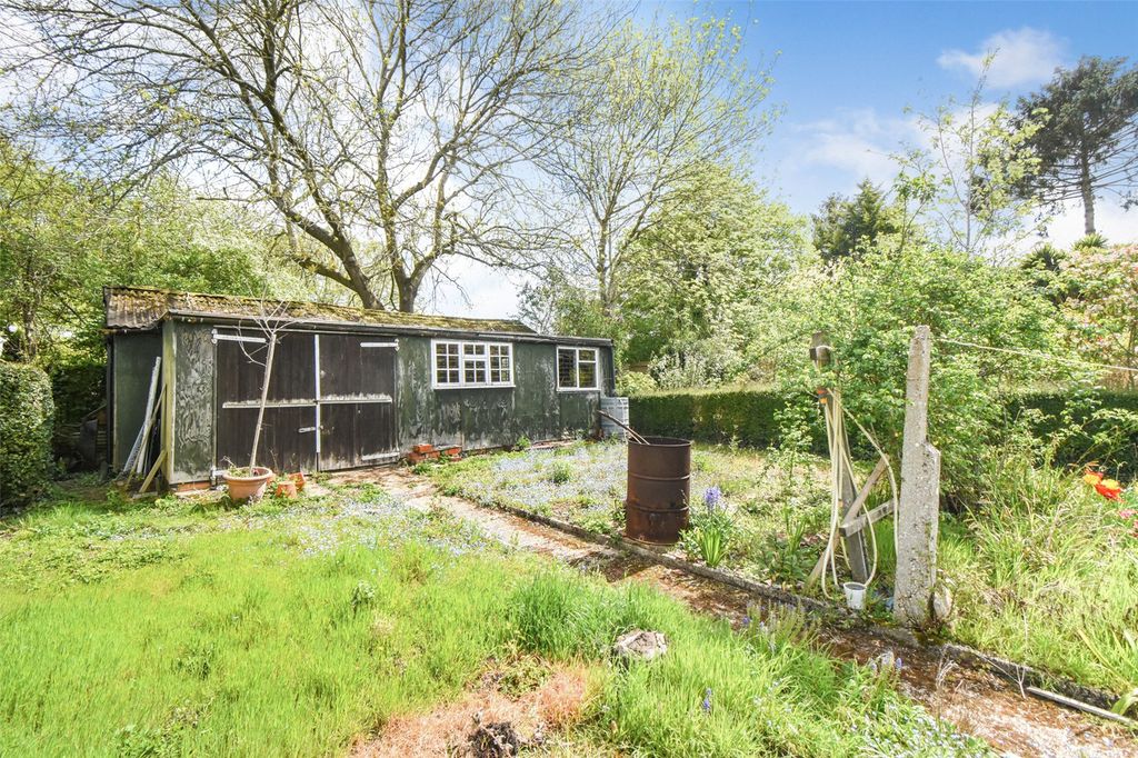 Additional image 10 of 3 bed detached house for saleReading Road, Hook, Hampshire RG27