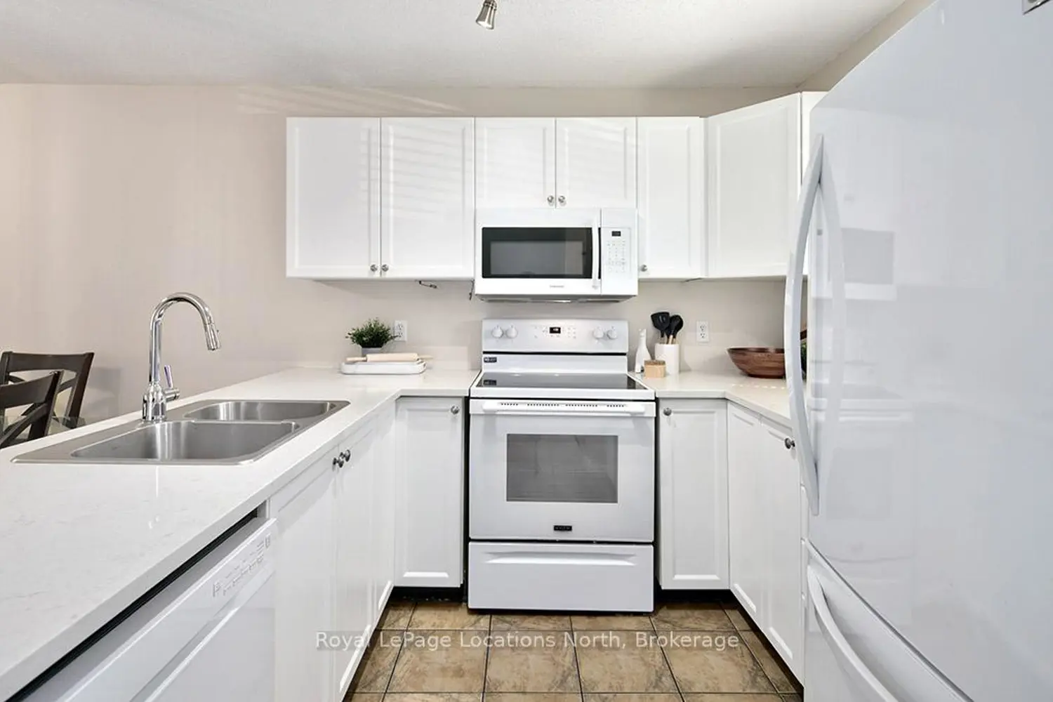 100 Alice Street 52 photo 5