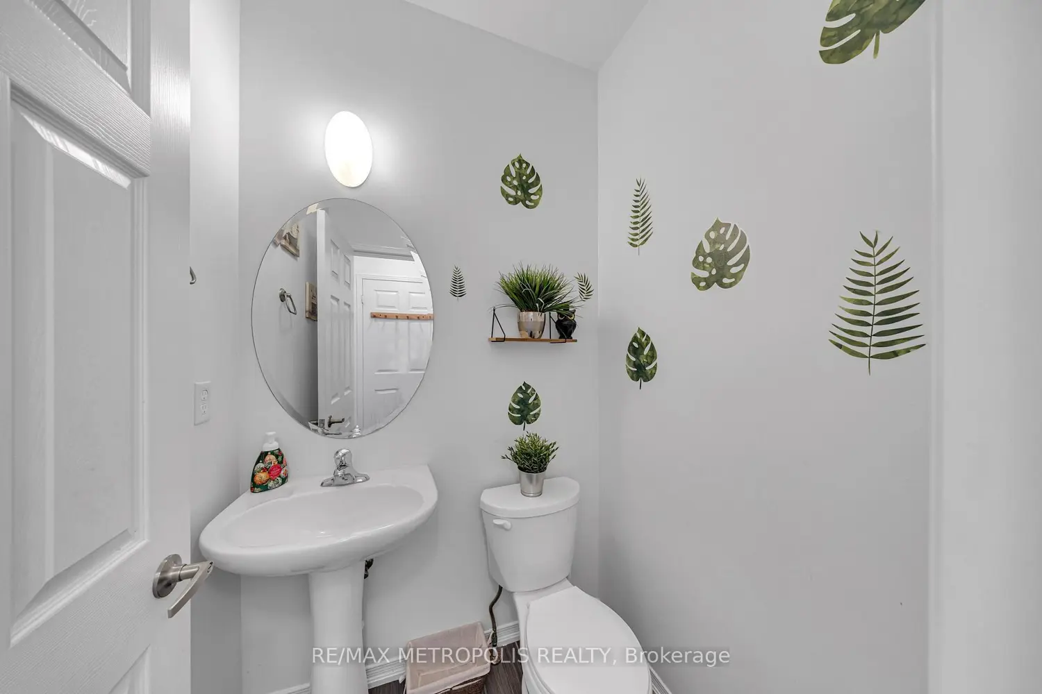 118 Cauthers Crescent photo 5