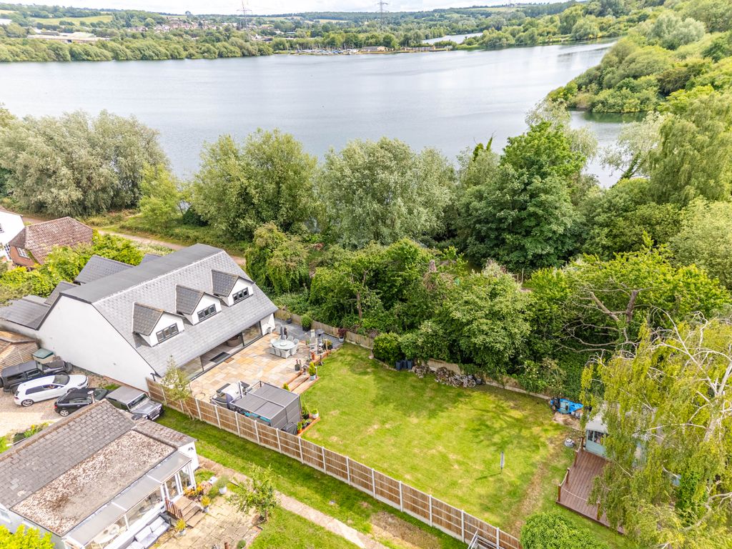 Additional image 34 of 4 bed detached house for saleAvenue Road, Dobbs Weir, Hoddesdon EN11
