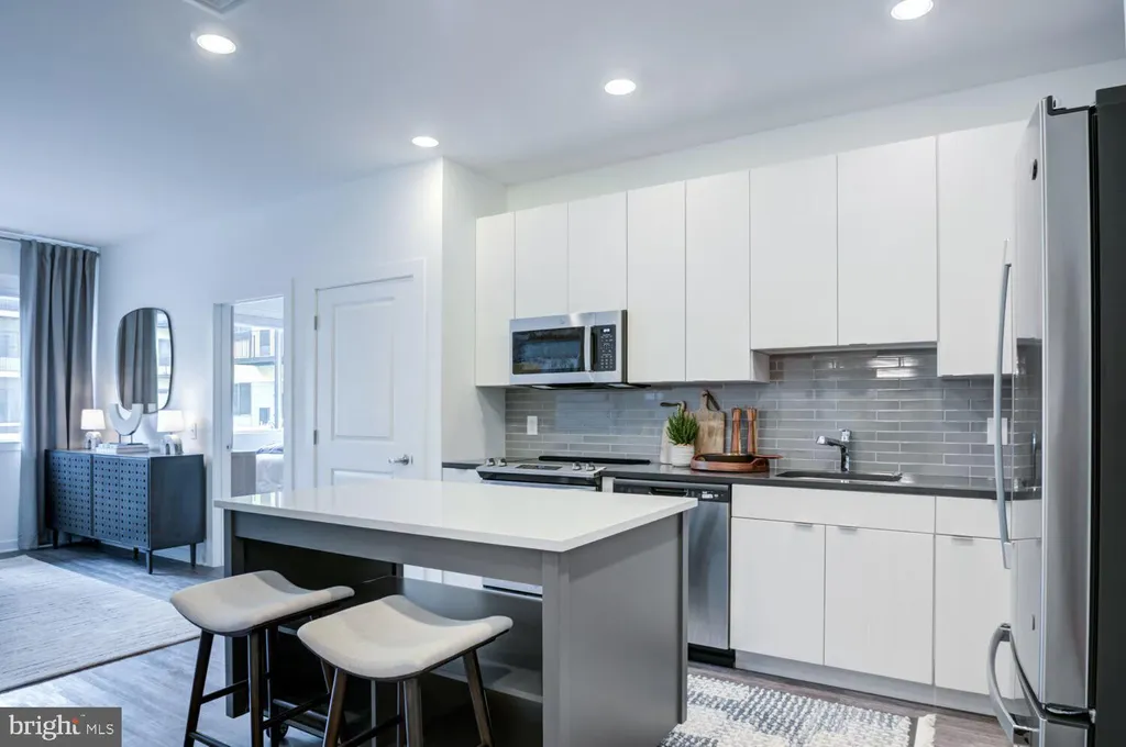 Additional image 3 of 503-29 N Columbus Boulevard Unit TOWNHOUSE + DEN Unit TOWNHOUSE, Philadelphia, PA 19123