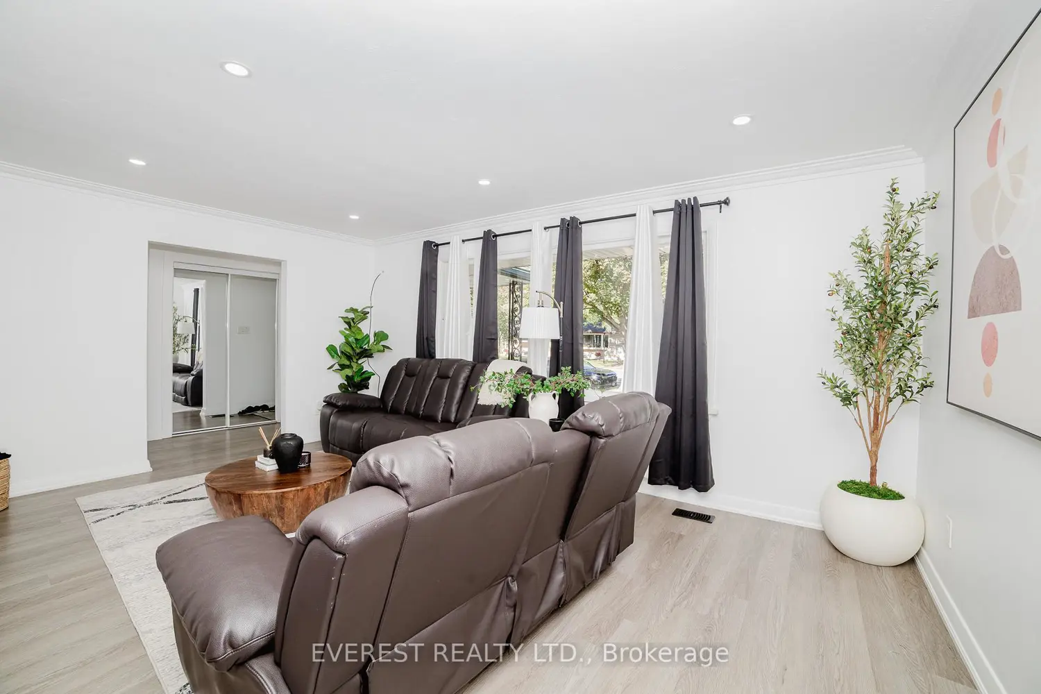 225 Woodhaven Road photo 5
