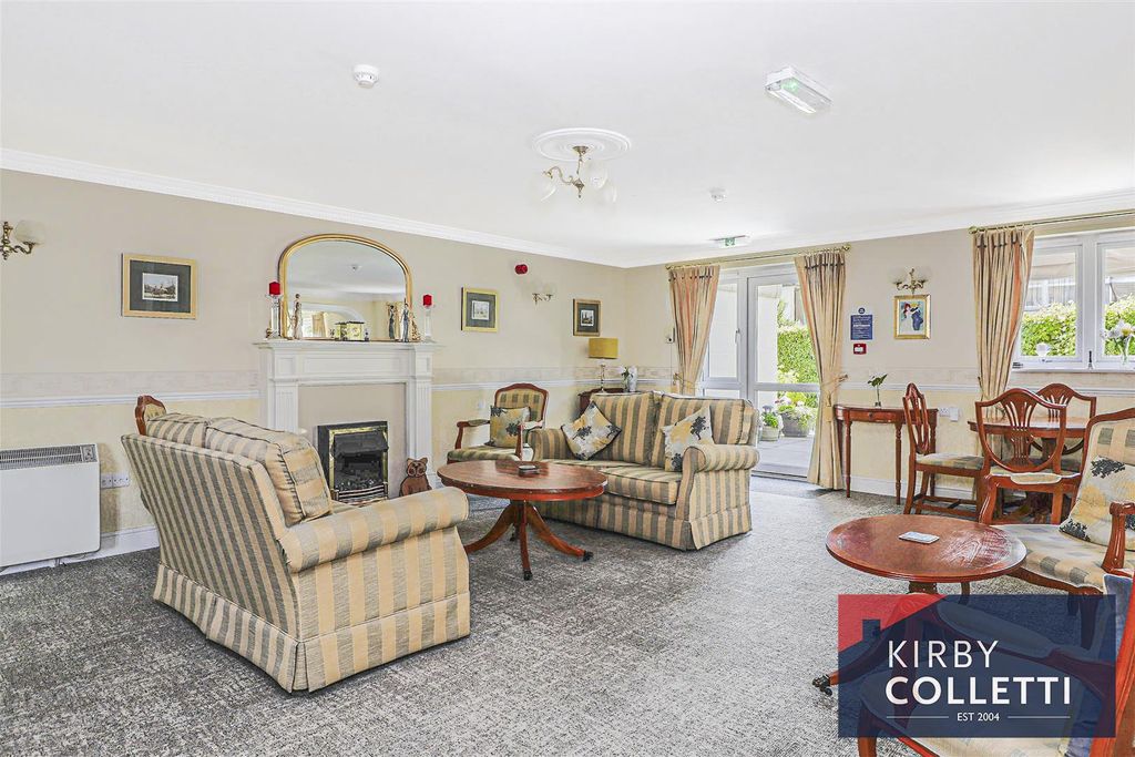 Additional image 13 of 2 bed flat for saleBrocket Road, Hoddesdon EN11