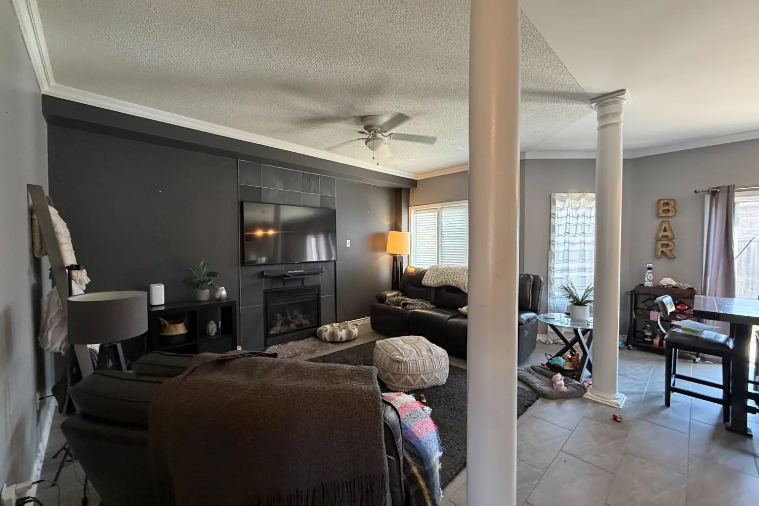 422 Mapleton Avenue photo 2