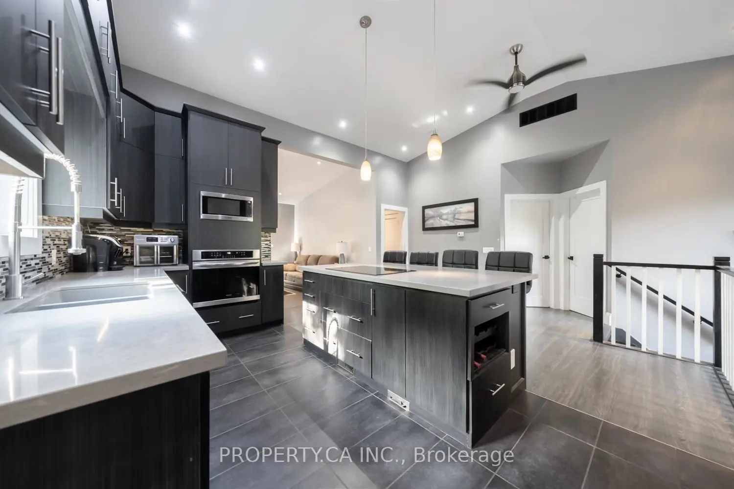 176 Pleasant Boulevard photo 4