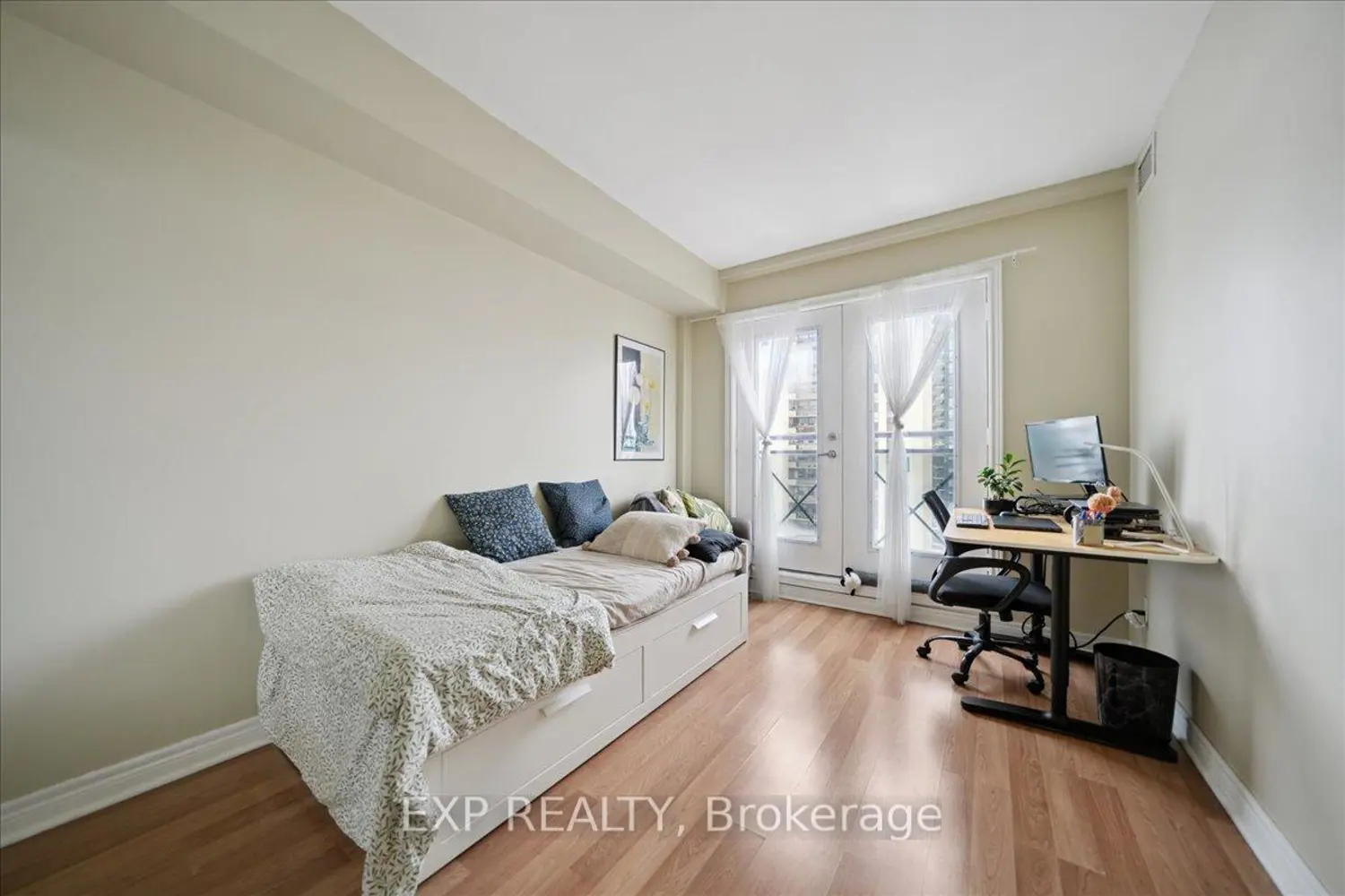 Additional image 13 of 1415 Lawrence Avenue 519