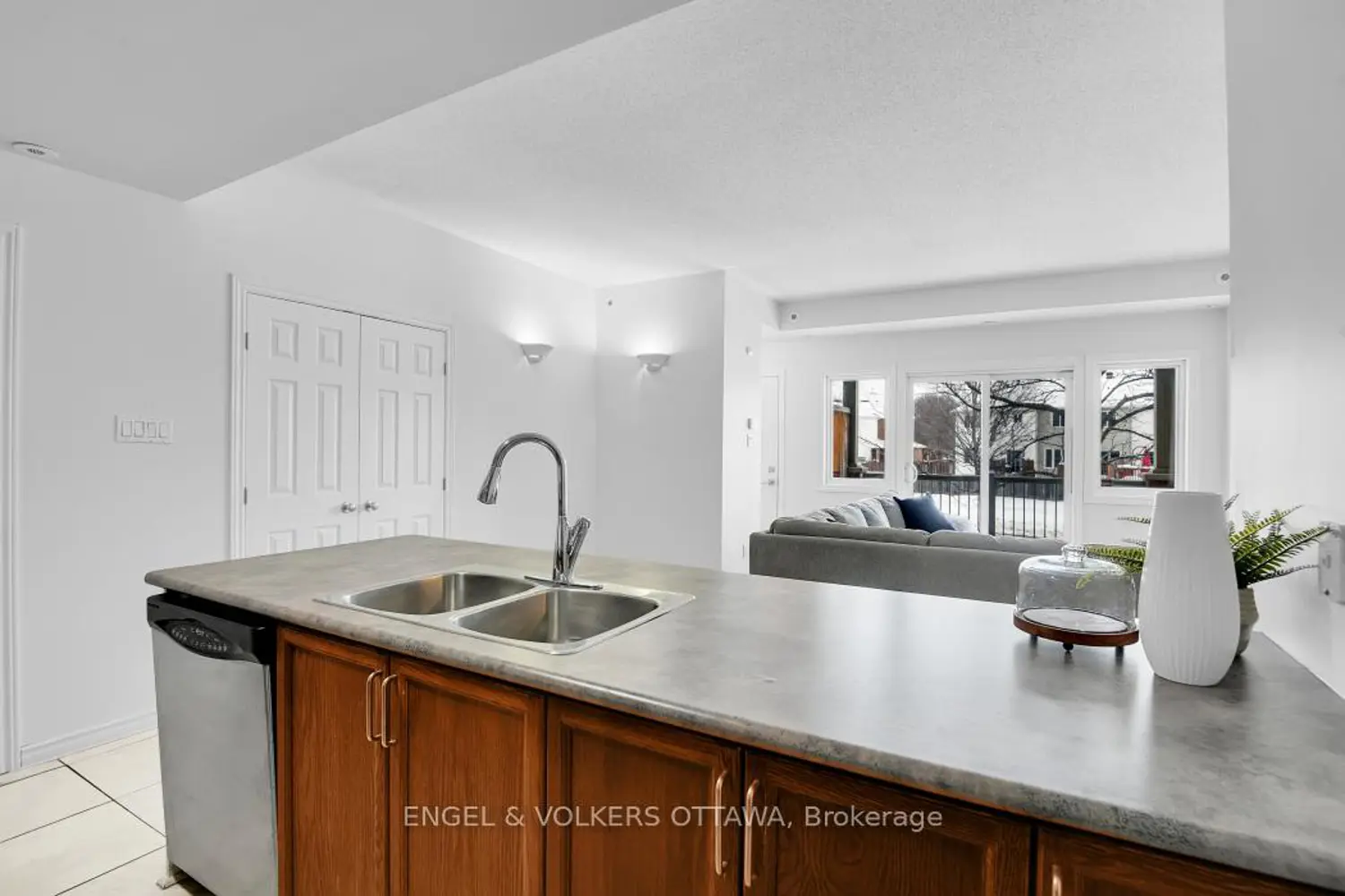 Additional image 9 of 165 Waterbridge Drive 5