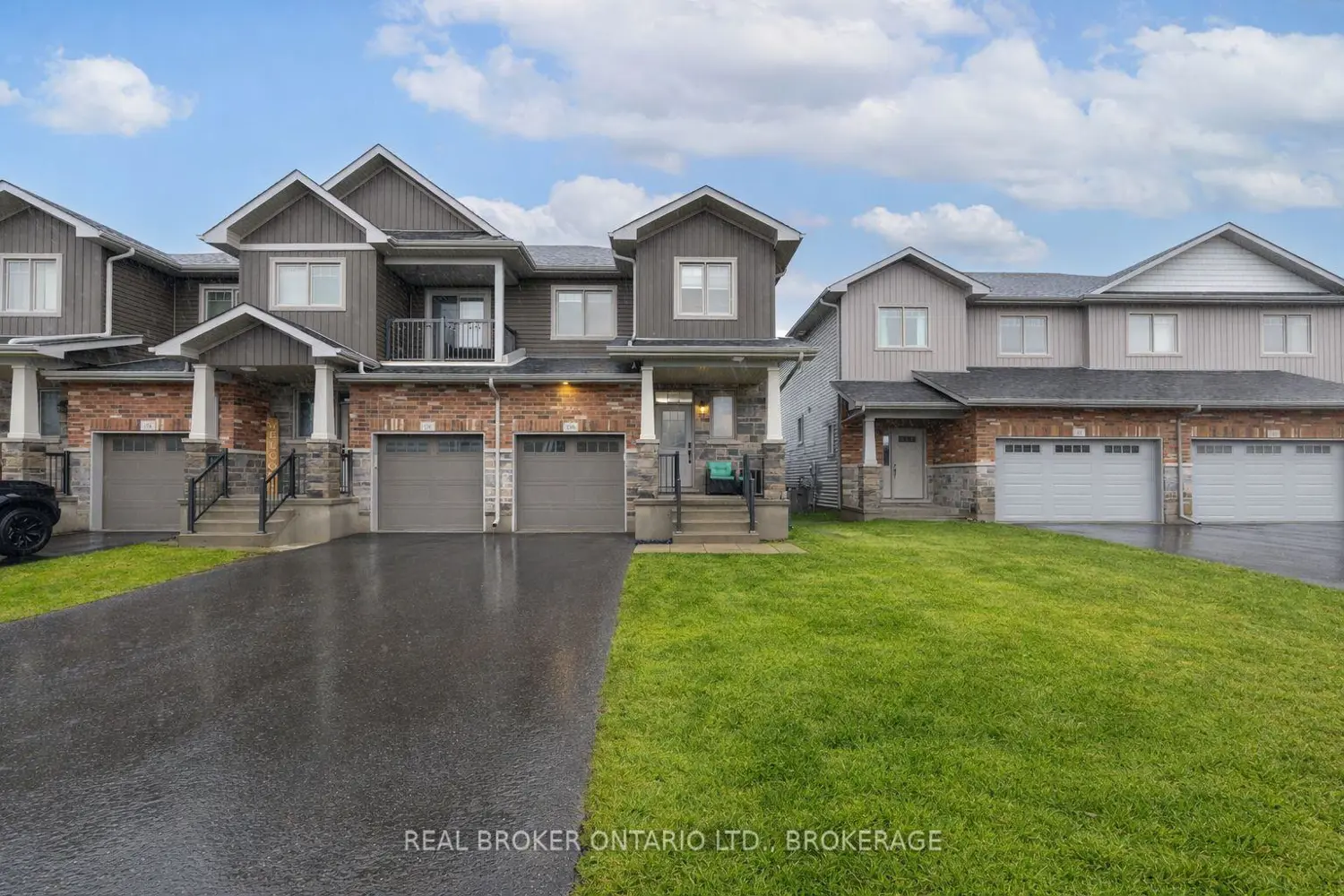 138 Dr. Richard James Crescent photo 2