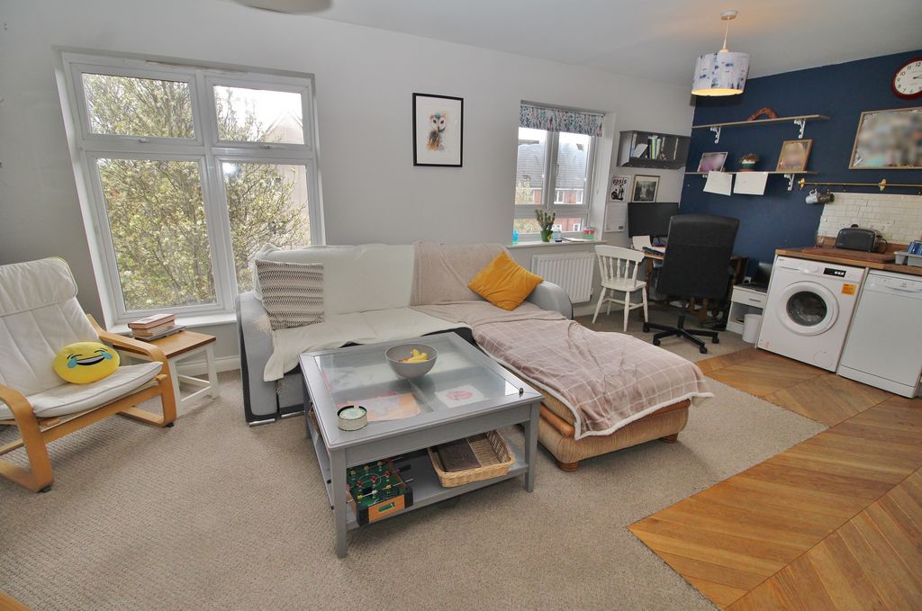Additional image 2 of 2 bed flat for saleFreeley Road, Havant PO9