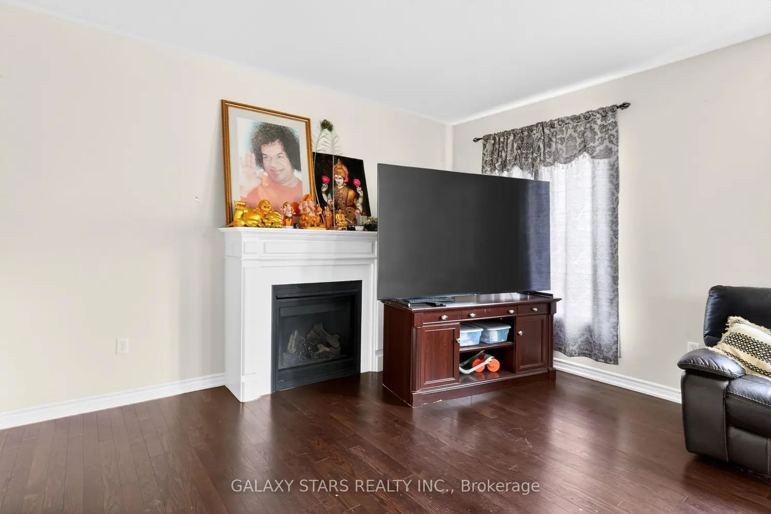 1844 Western Avenue photo 5