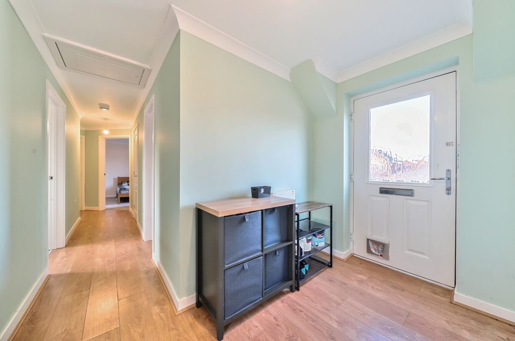2 bed flat for saleCheviot Crescent, Coningsby, Lincoln, Lincolnshire LN4 photo 5