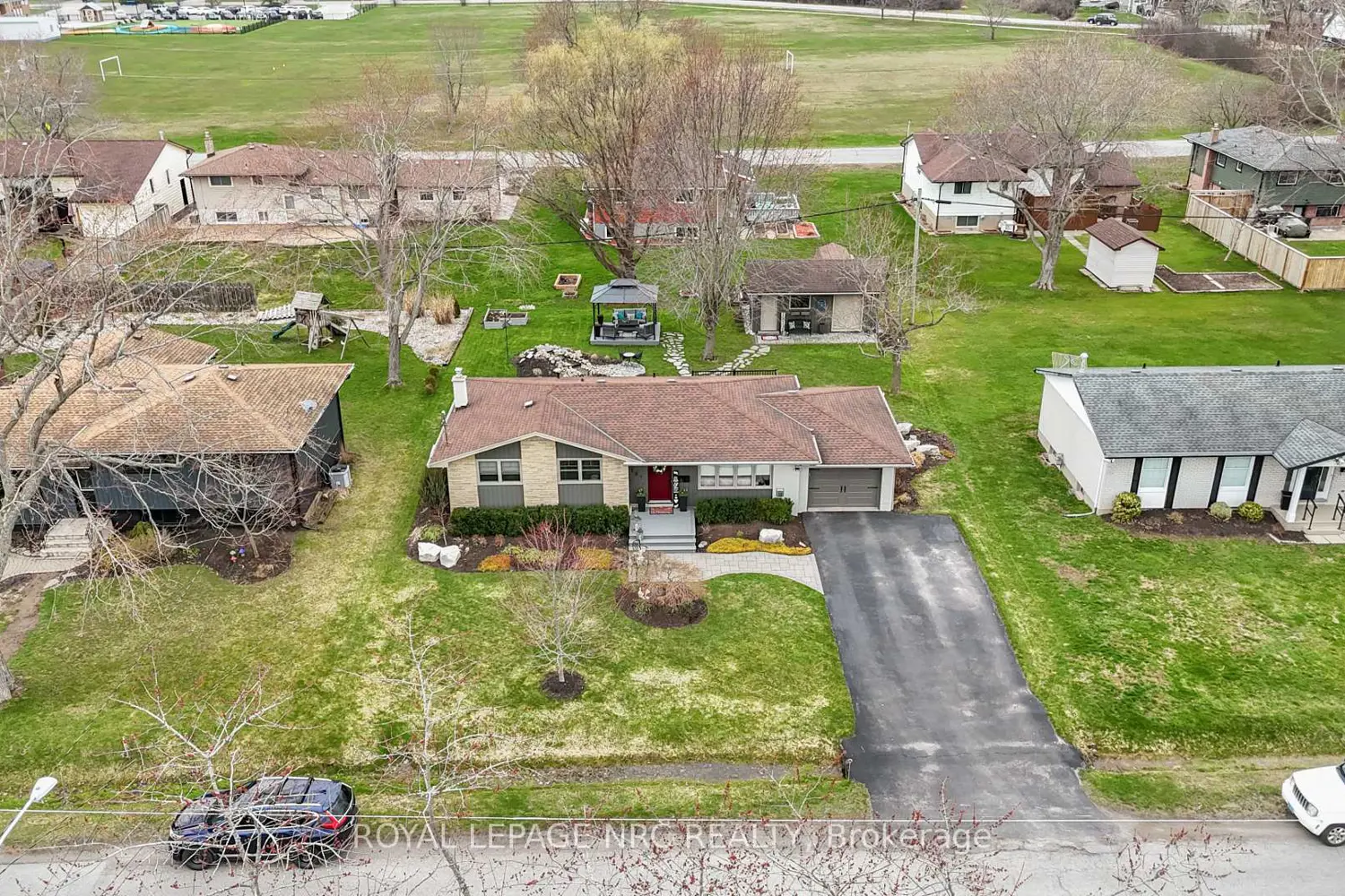 787 Grandview Road photo 2