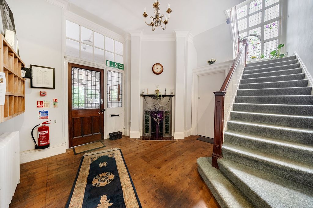 Additional image 3 of 1 bed flat for saleTower Road, Hindhead GU26