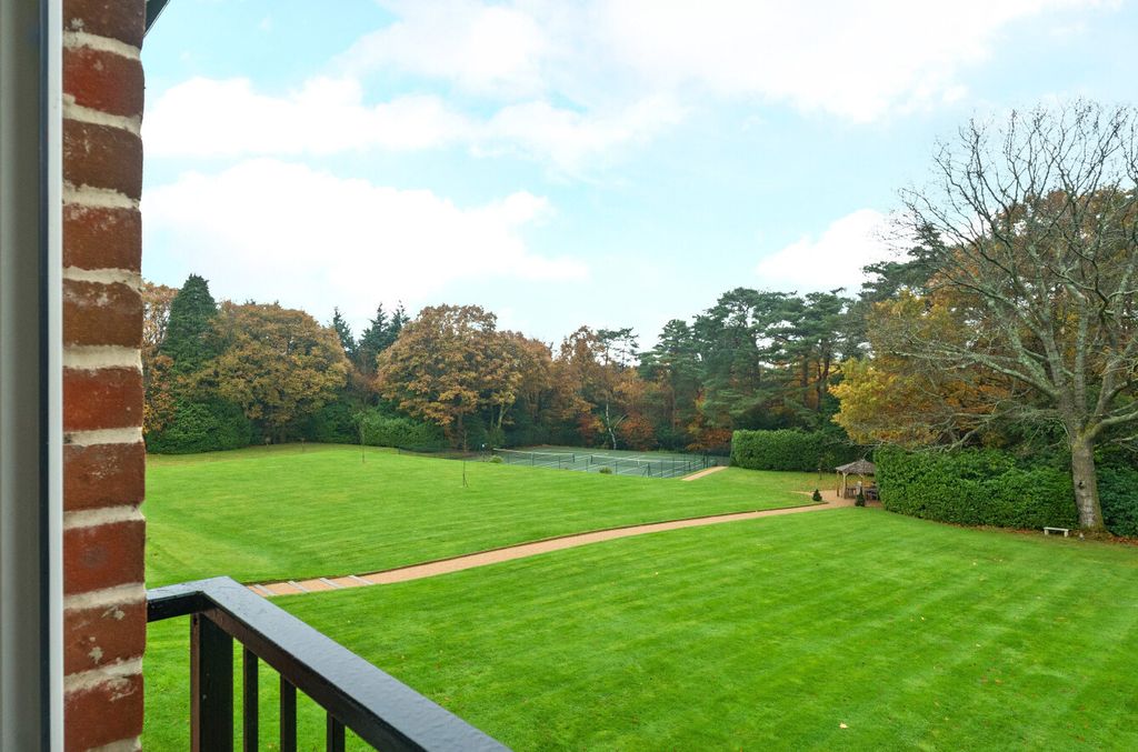 Additional image 4 of 2 bed flat for saleHindhead, Surrey GU26