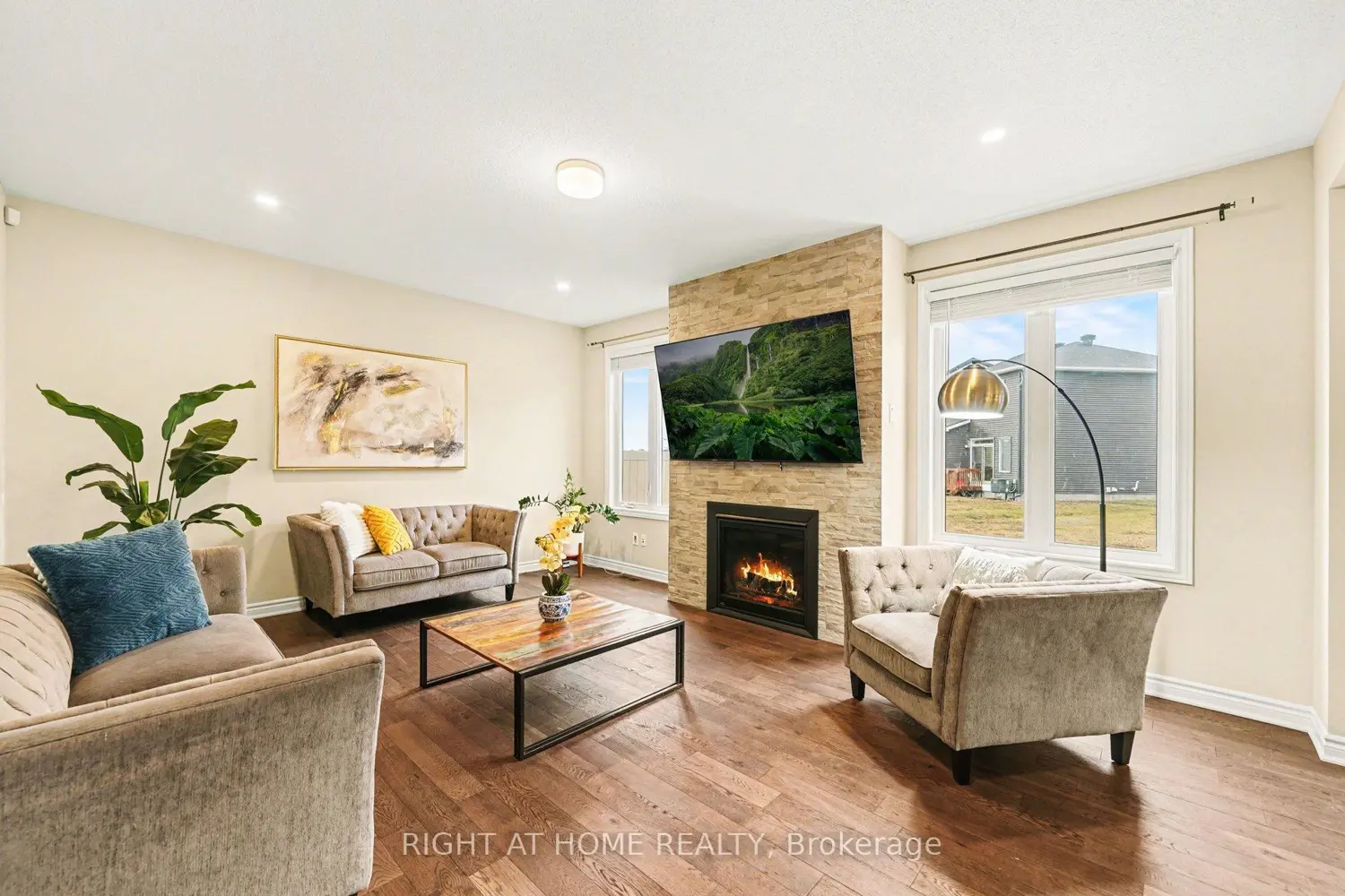 1089 Apolune Street photo 4