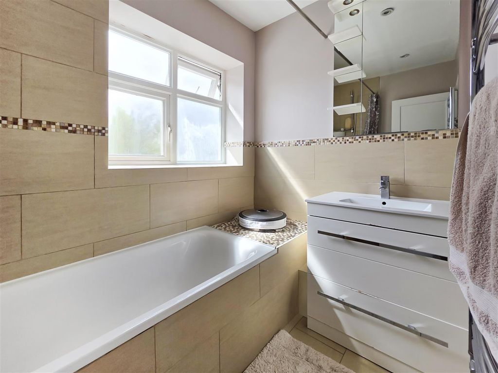 Additional image 25 of 4 bed semi-detached house for saleGledwood Gardens, Hayes UB4
