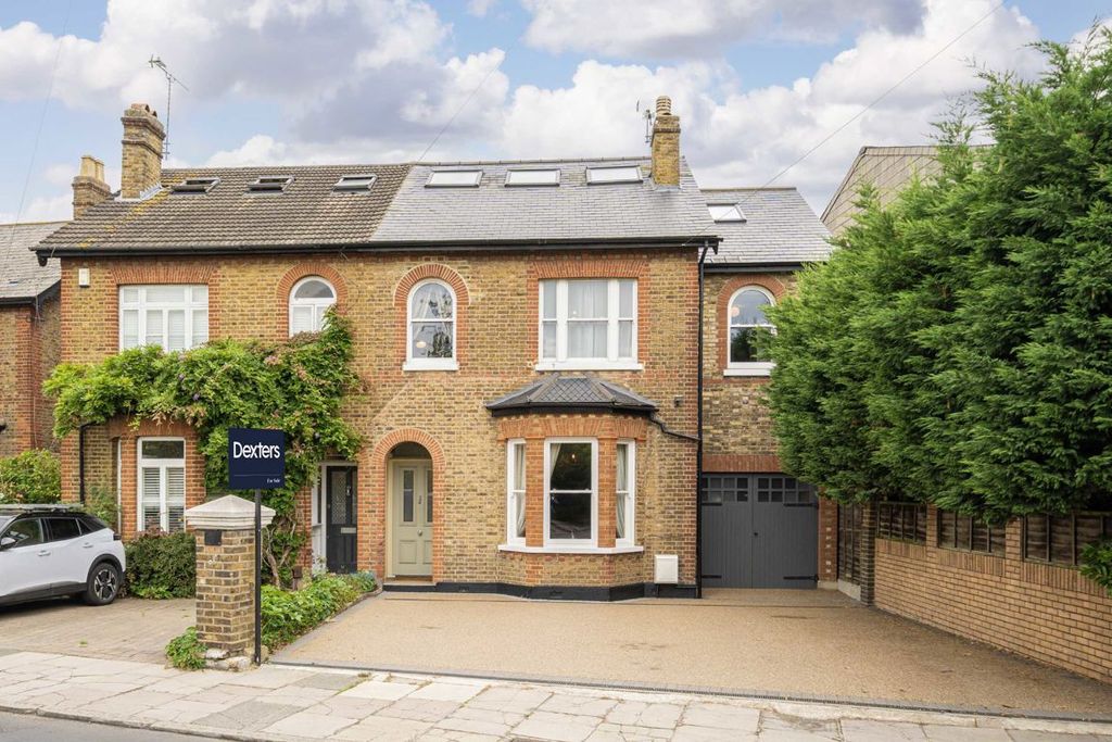 6 bed property for saleUxbridge Road, Hampton TW12