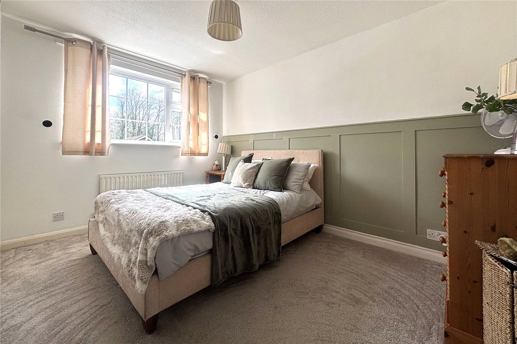 Additional image 3 of 3 bed detached house for saleBramshott Drive, Hook, Hampshire RG27