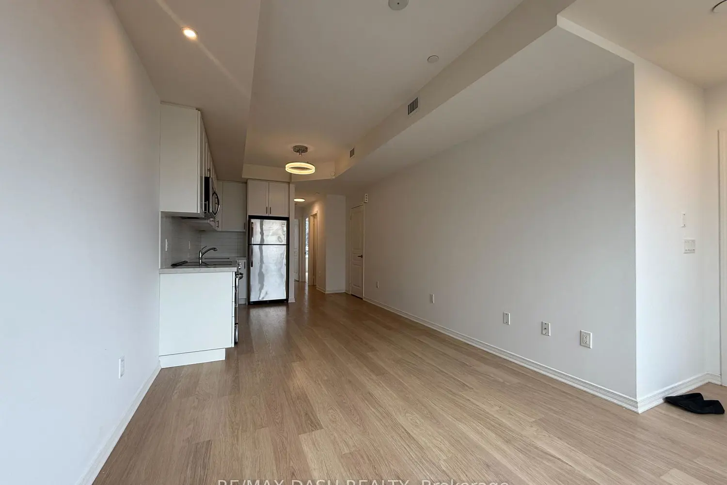 1130 Briar Hill Avenue 204