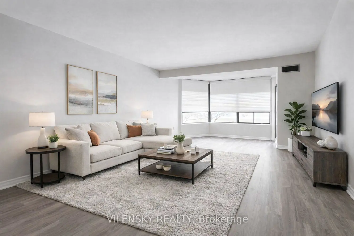 7460 Bathurst Street 214 photo 4