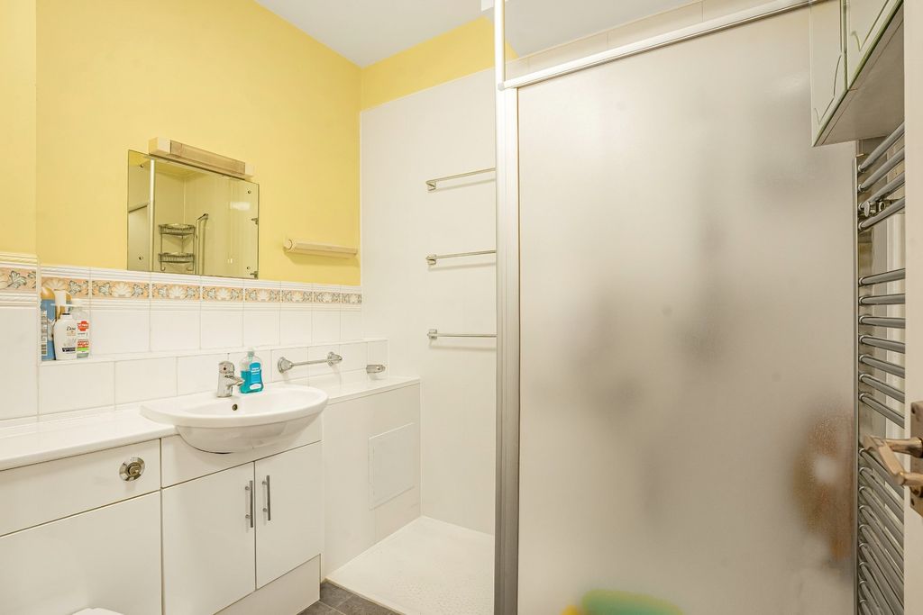 Additional image 12 of 2 bed flat for saleMilton Road, Harpenden AL5