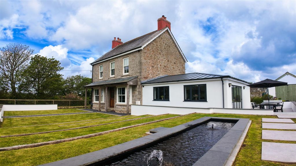 4 bed detached house for saleWendron, Helston TR13