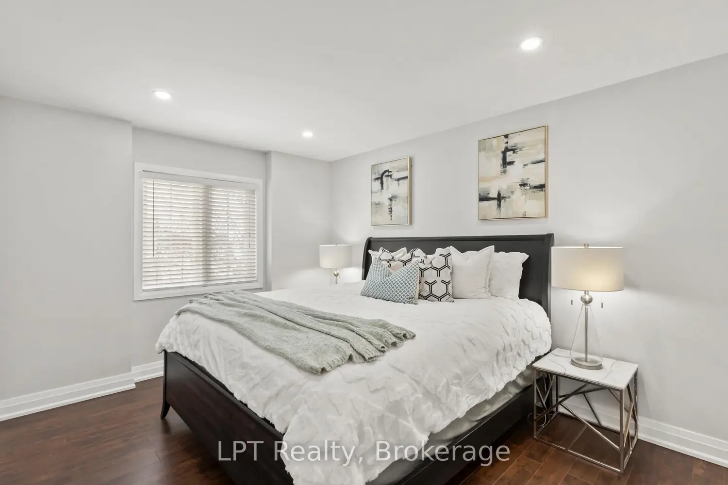 52 Norland Circle photo 5