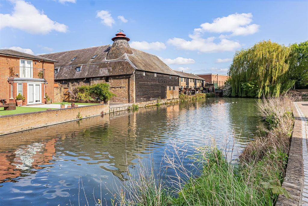 Additional image 22 of 2 bed flat for saleDolphin Yard, Maidenhead Street, Hertford SG14