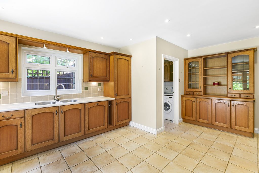 Additional image 8 of 5 bed detached house for saleOakfield Road, Harpenden AL5