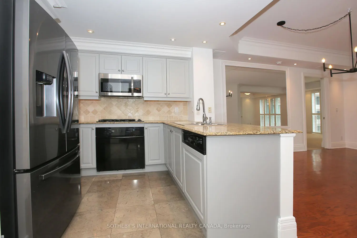 33 Delisle Avenue 809 photo 5