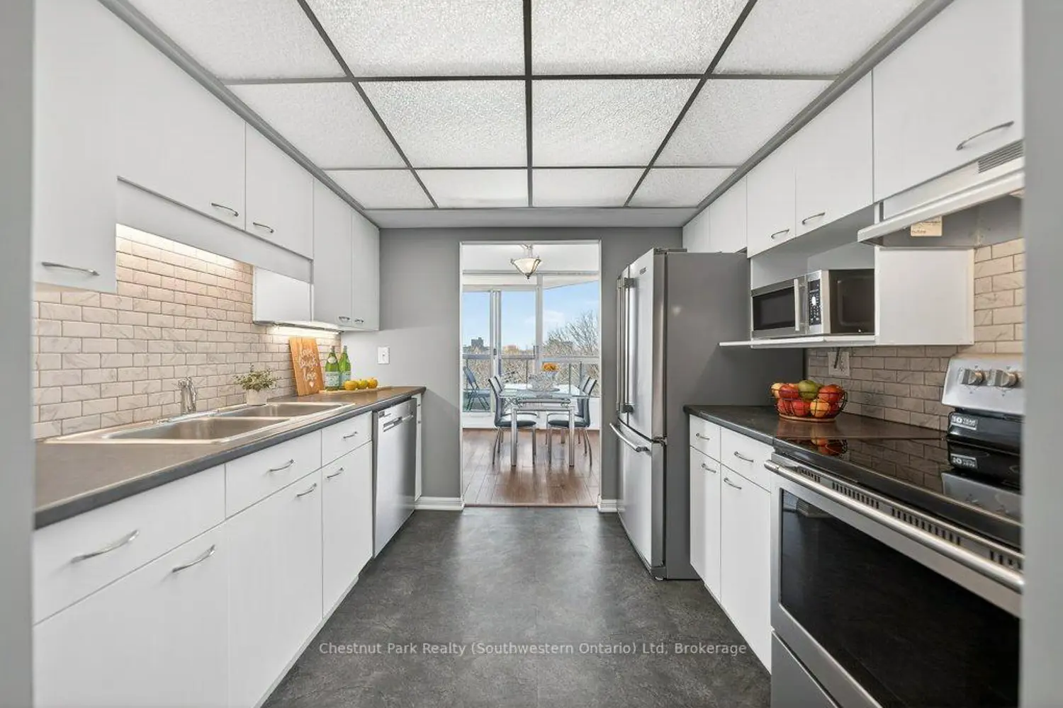 107 Bagot Street 501 photo 2