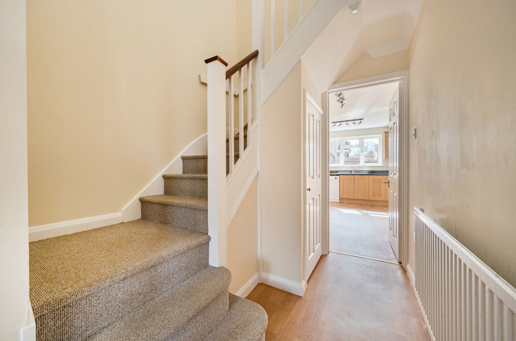 Additional image 9 of 4 bed detached house for saleOaktree Drive, Hook, Hampshire RG27