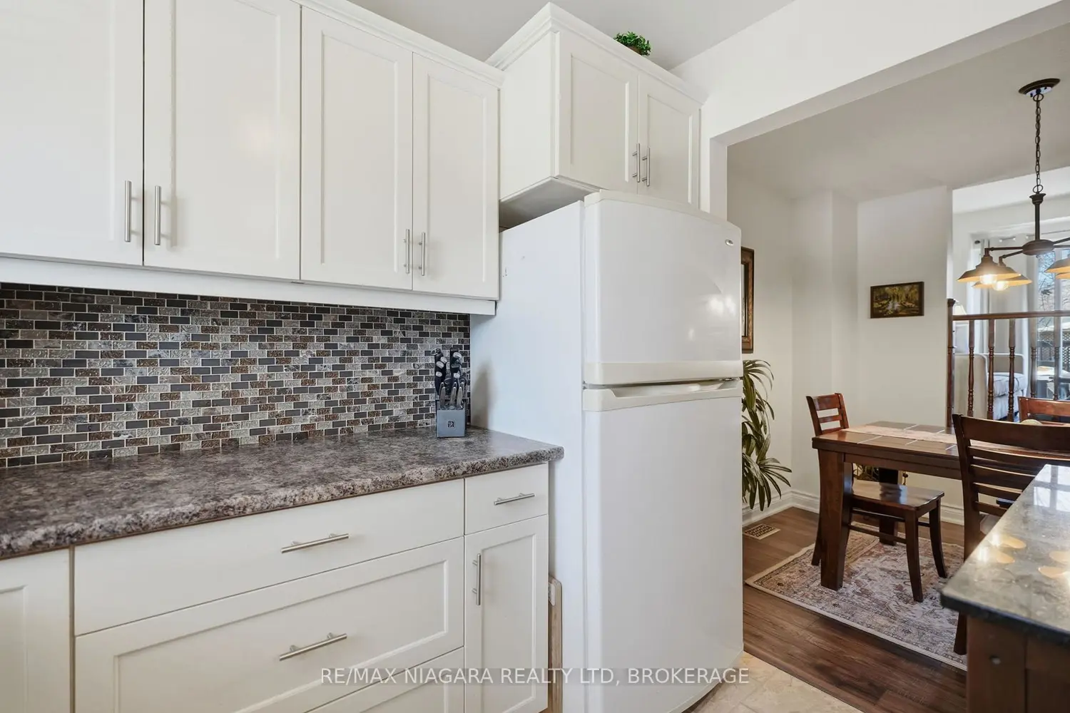 64 Forster Street 28 photo 5