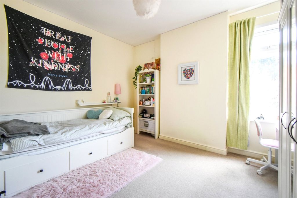 Additional image 5 of 2 bed maisonette for saleElms Road, Hook, Hampshire RG27