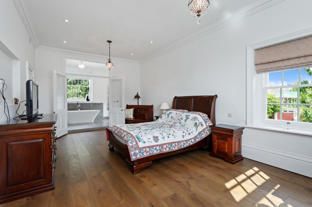 Additional image 17 of 5 bed property for saleOld Bedhampton, Hampshire PO9