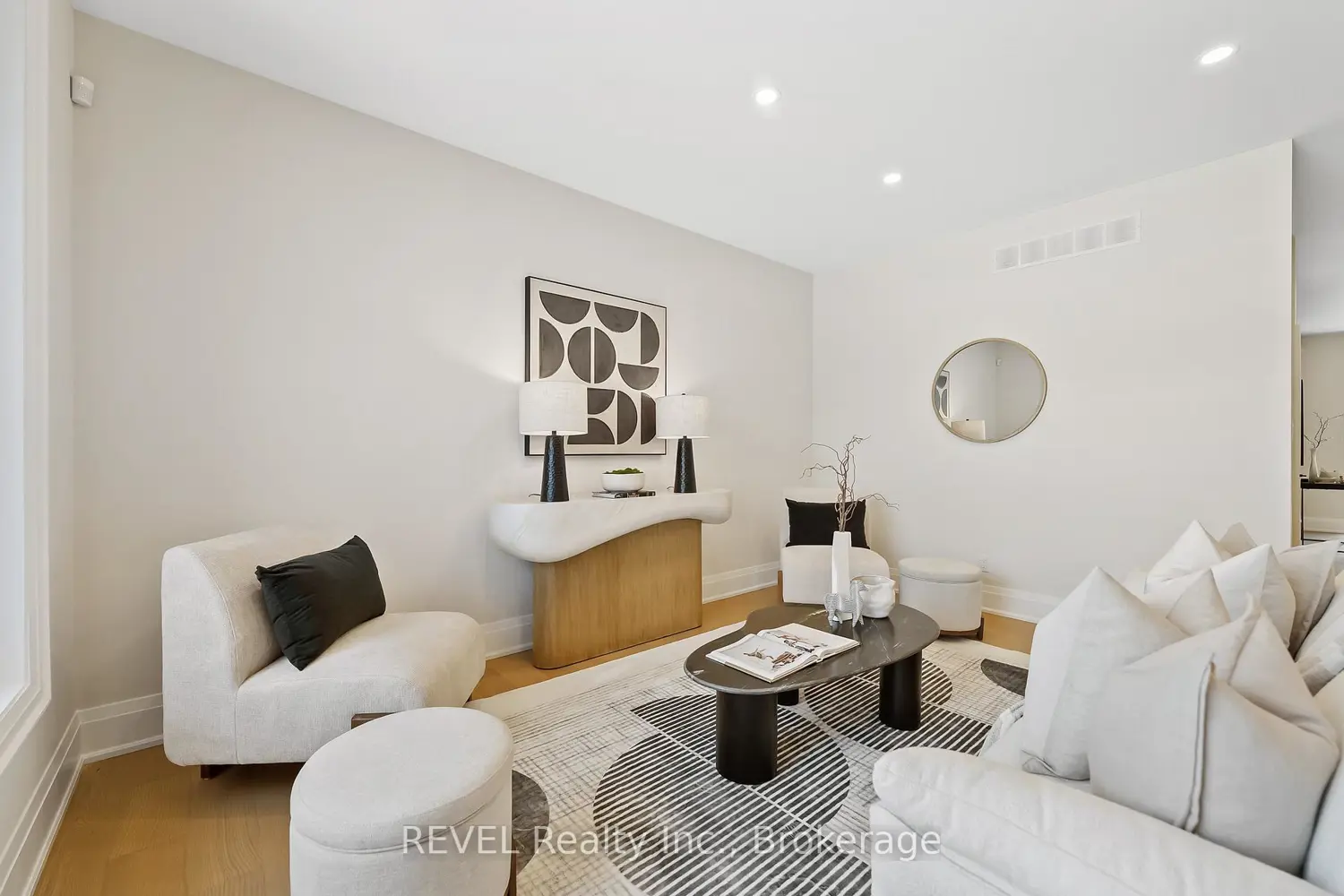 8 Accursi Crescent photo 5