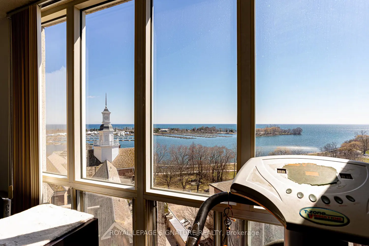 2285 Lake Shore Boulevard 703 photo 4