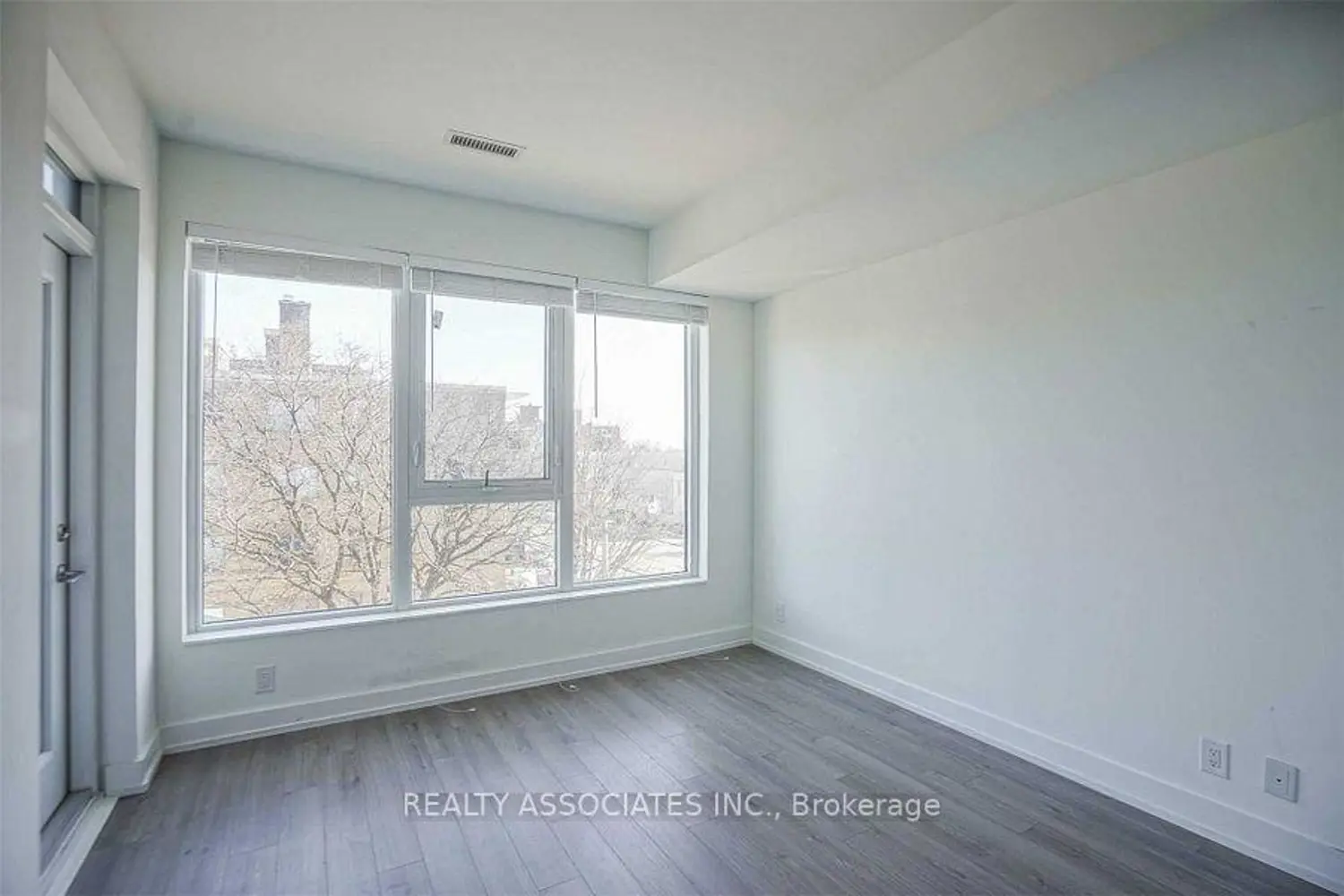 6 Parkwood Avenue 307 photo 3