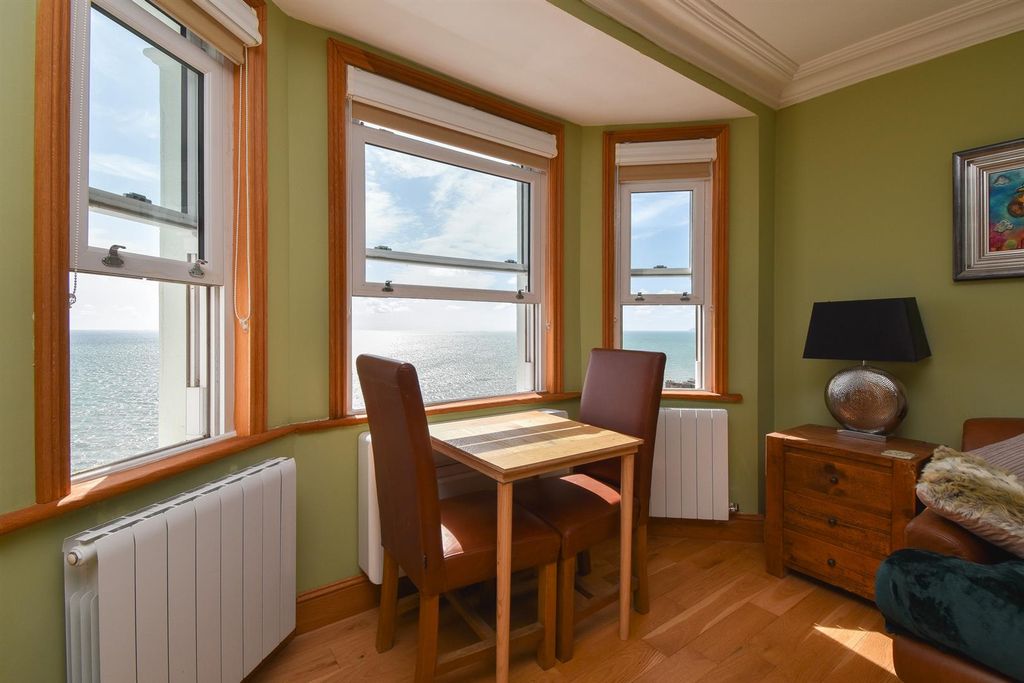 2 bed flat for saleWest Hill Road, St. Leonards-On-Sea TN38 photo 5