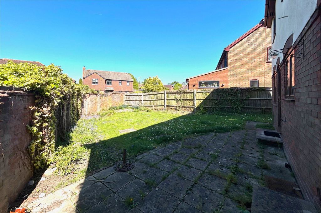 Additional image 21 of 4 bed detached house for saleDriftway Road, Hook, Hampshire RG27