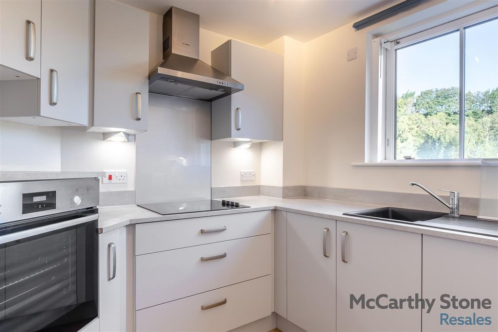 Additional image 7 of 1 bed flat for saleStation Road, Buxton SK17