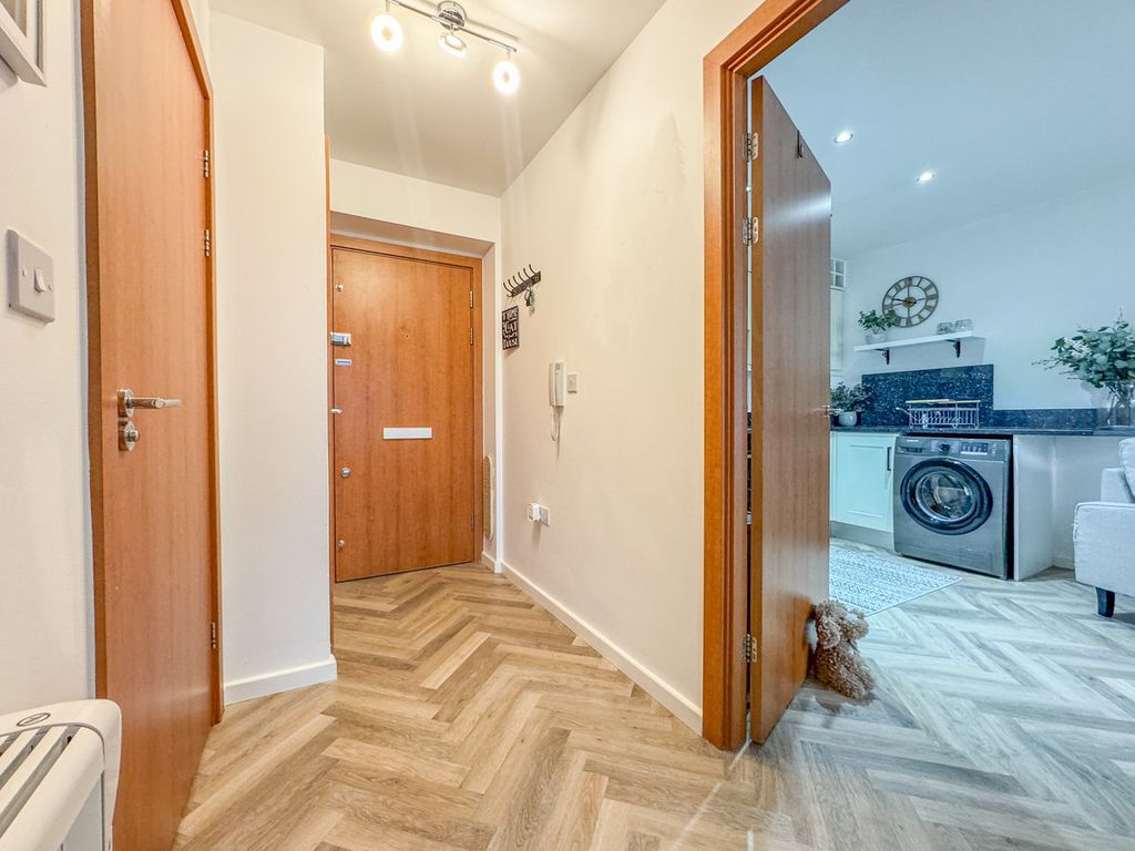 Additional image 8 of 1 bed flat for saleAspen Green, Ashingdon Road, Rochford SS4