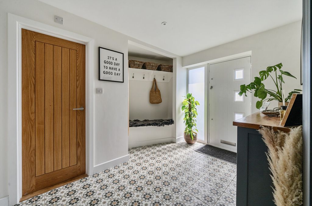 Additional image 6 of 4 bed detached house for saleSandy Beach Estate, Hayling Island, Hampshire PO11