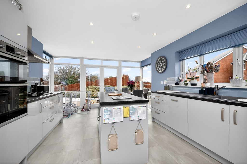 4 bed detached house for saleParc Tyddyn Bach, Holyhead LL65