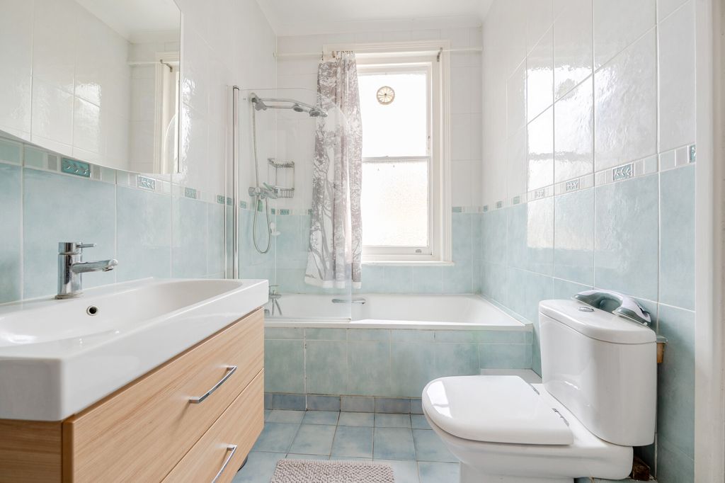 Additional image 8 of 3 bed flat for sale19 Salisbury Avenue, Harpenden AL5