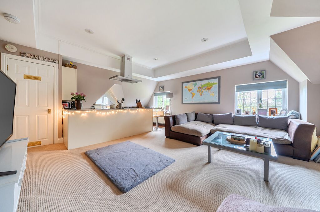 Additional image 5 of 1 bed flat for saleHindhead, Surrey GU26