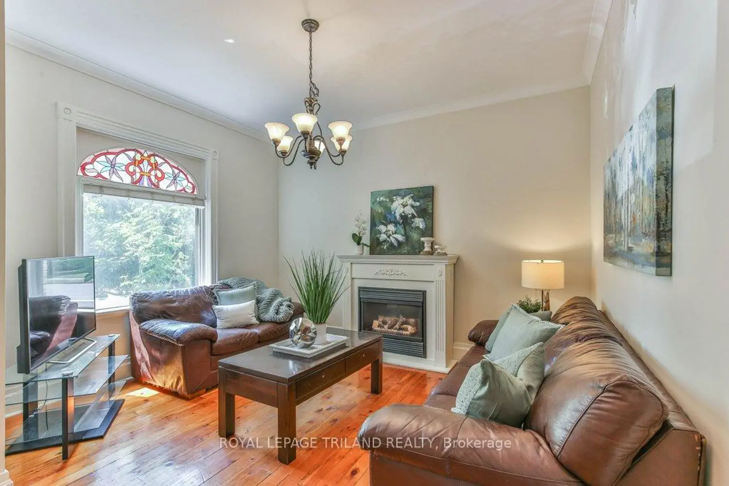 38 Byron Avenue photo 4