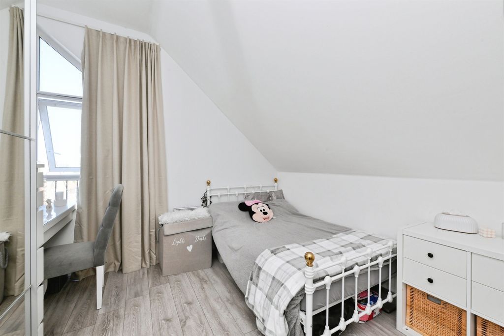 Additional image 13 of 2 bed flat for saleTaverners Way, Hoddesdon EN11