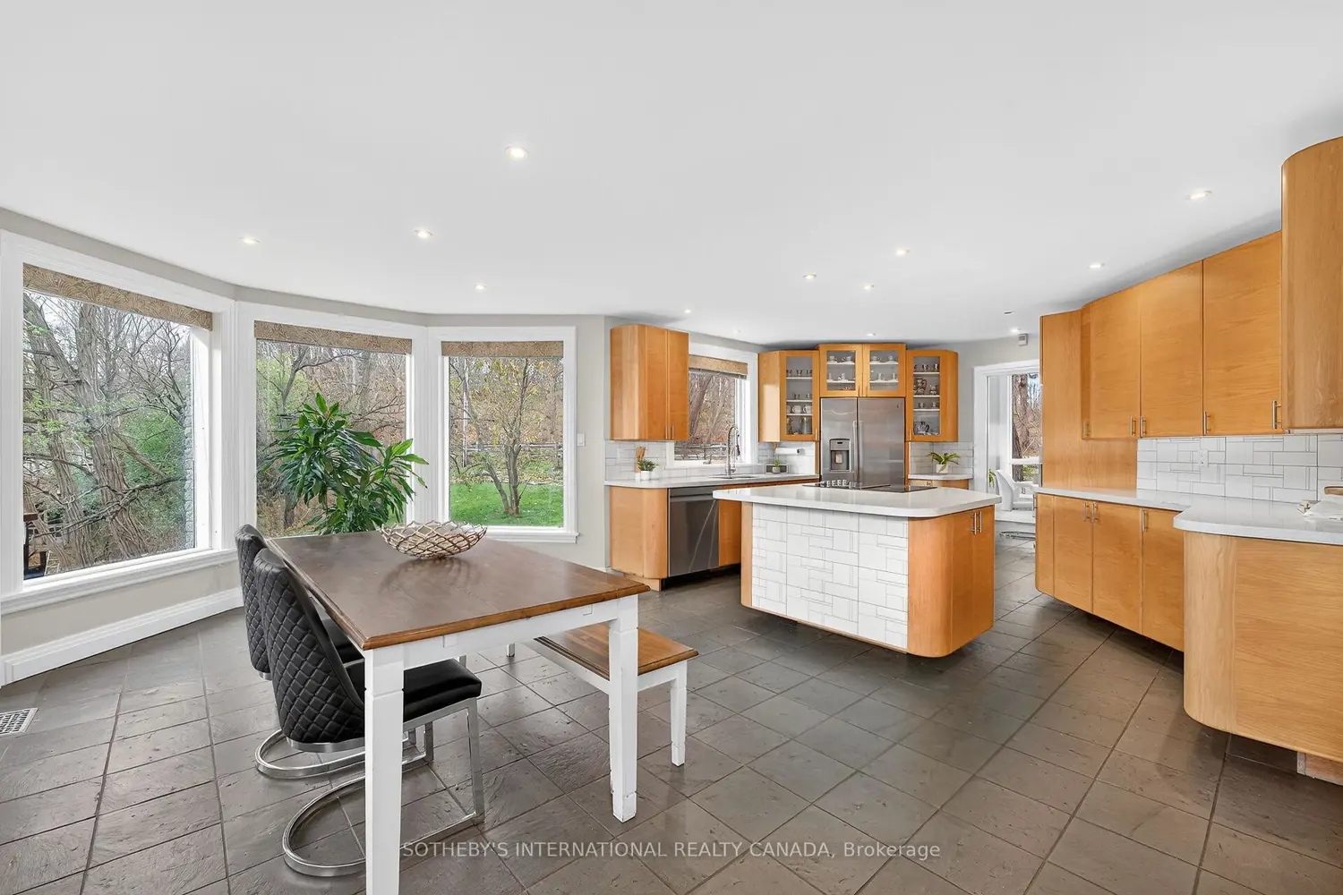 774 Old Dundas Road photo 5