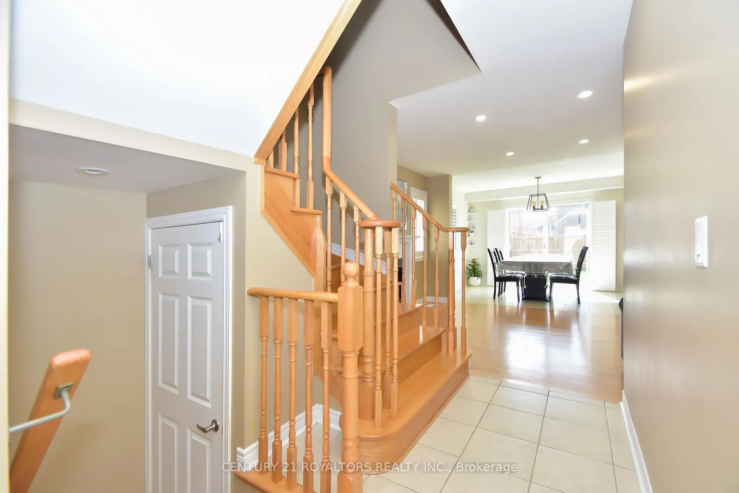 386 Thompson Street photo 4